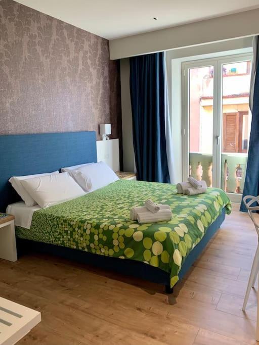 Alex Charme Central Apartments - Corso Umberto Taormina Kültér fotó